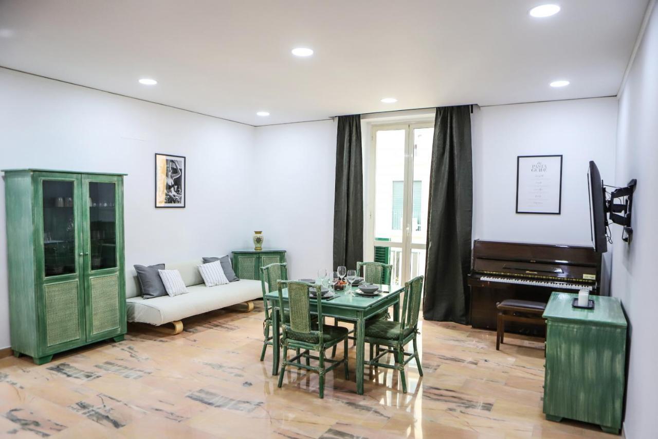 Modern Apartment At Piazza Del Gesu' By Wonderful Italy Неаполь Екстер'єр фото