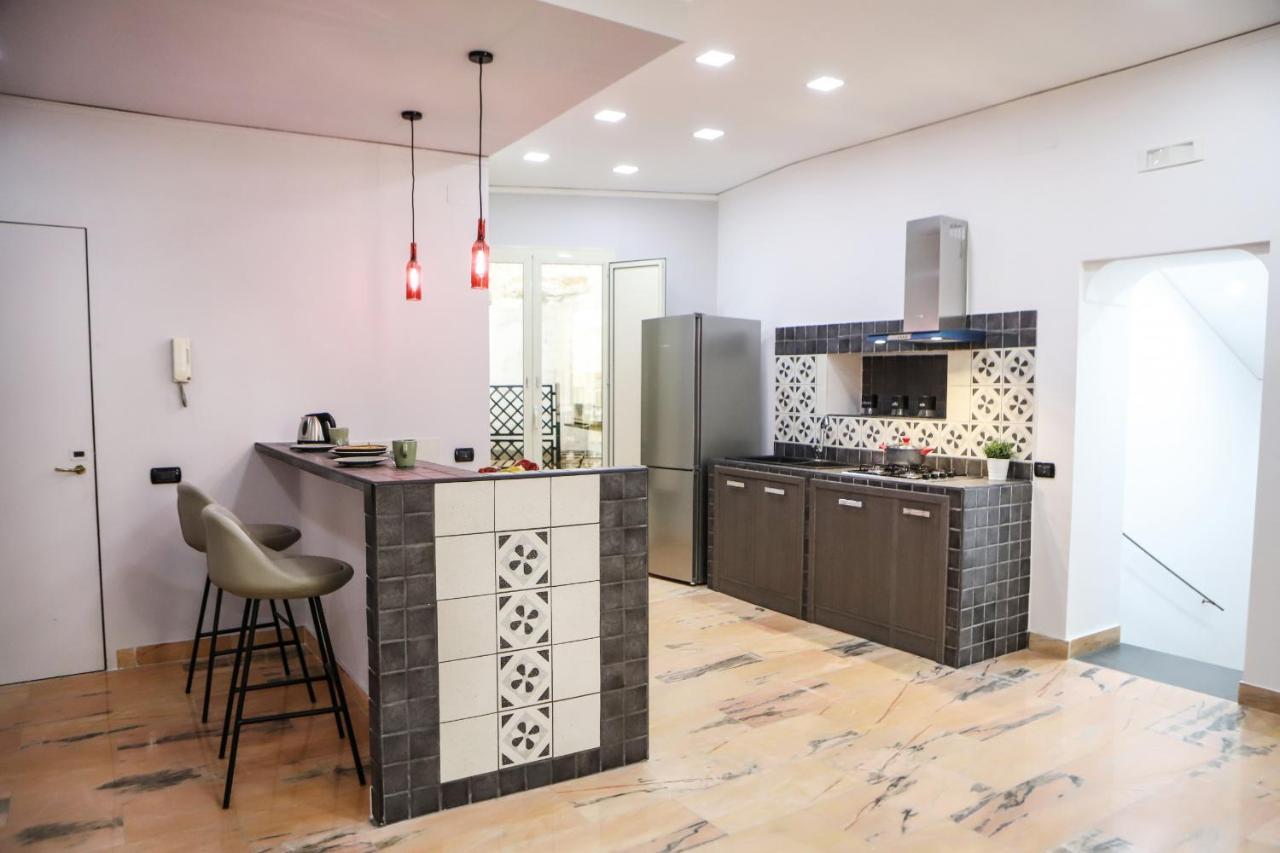 Modern Apartment At Piazza Del Gesu' By Wonderful Italy Неаполь Екстер'єр фото