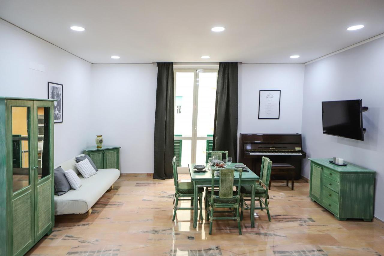 Modern Apartment At Piazza Del Gesu' By Wonderful Italy Неаполь Екстер'єр фото