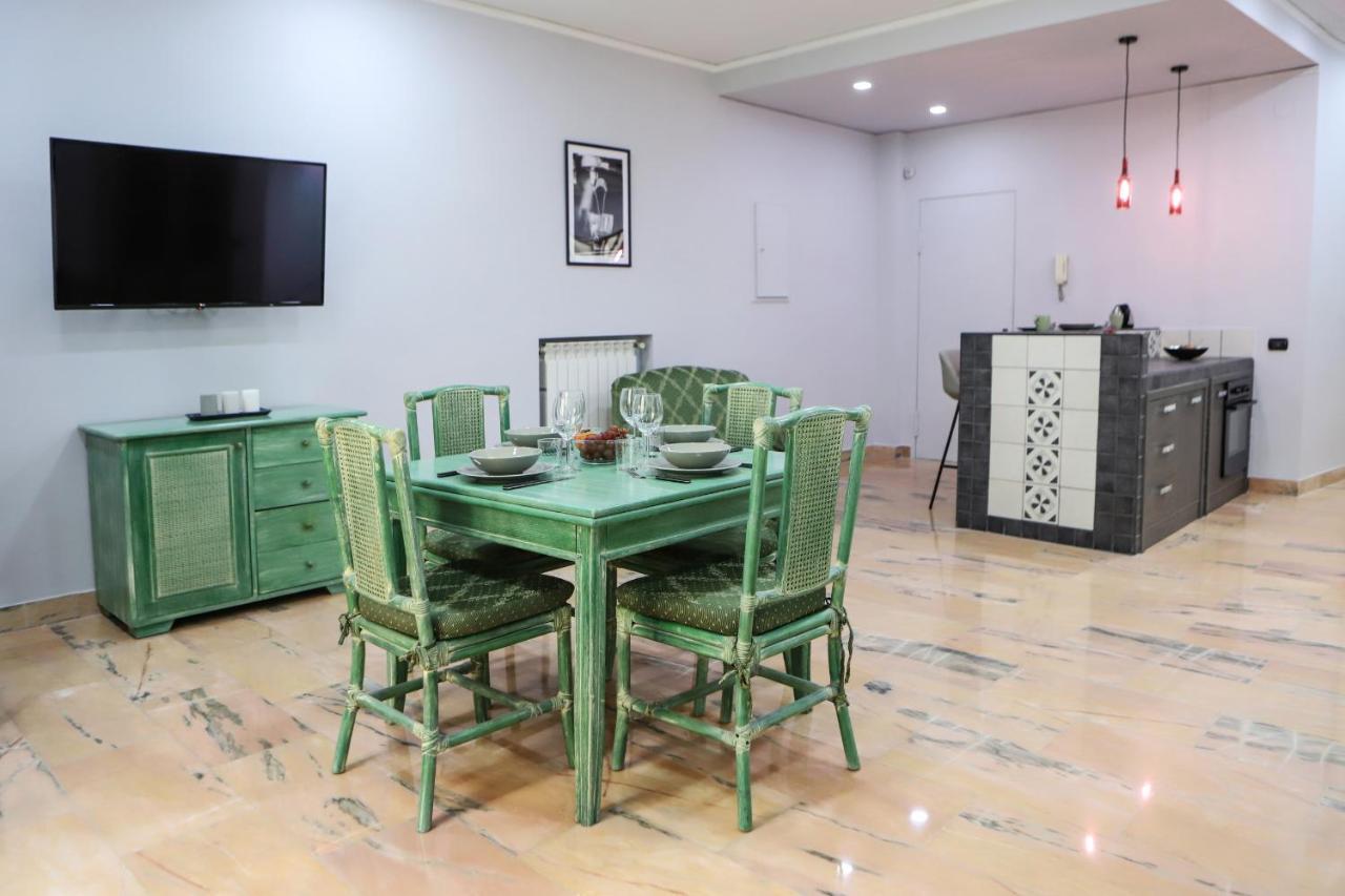 Modern Apartment At Piazza Del Gesu' By Wonderful Italy Неаполь Екстер'єр фото