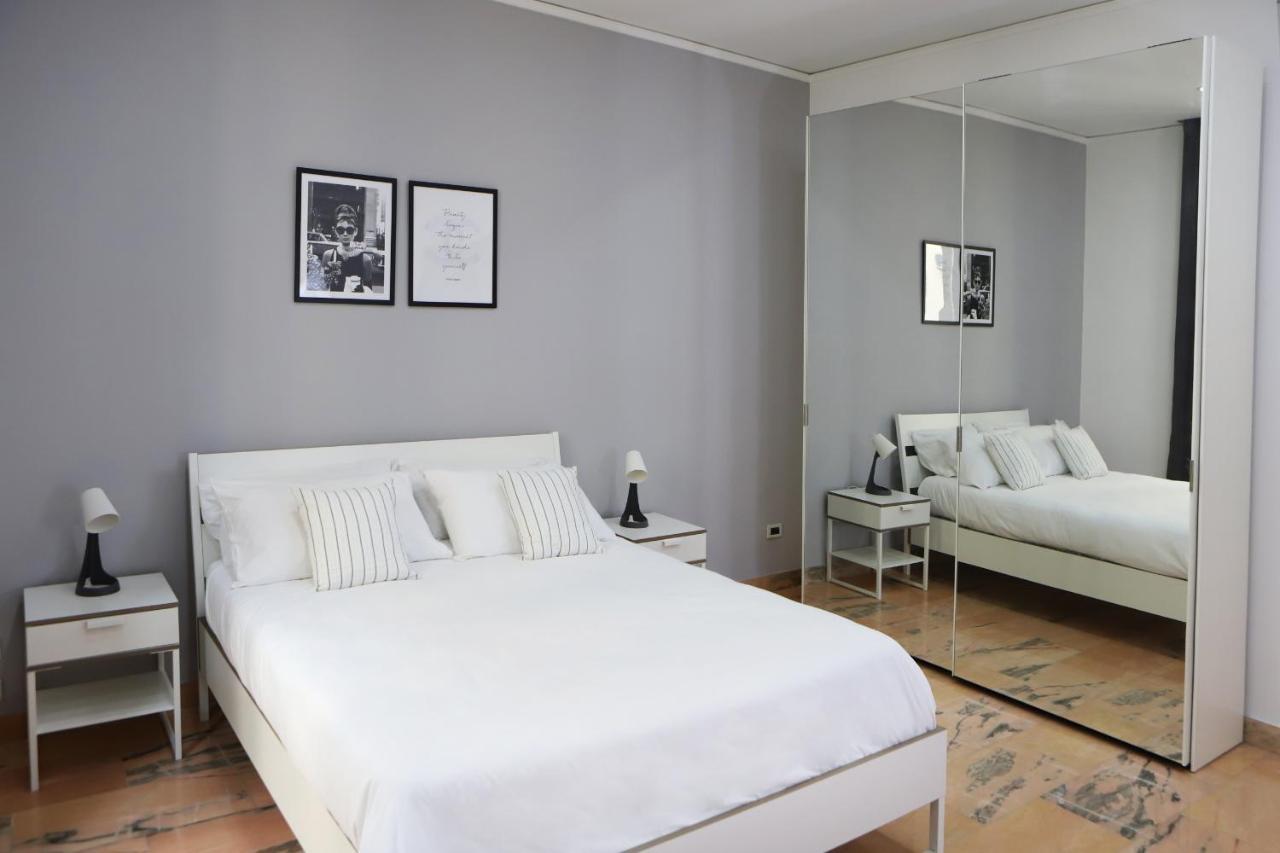 Modern Apartment At Piazza Del Gesu' By Wonderful Italy Неаполь Екстер'єр фото
