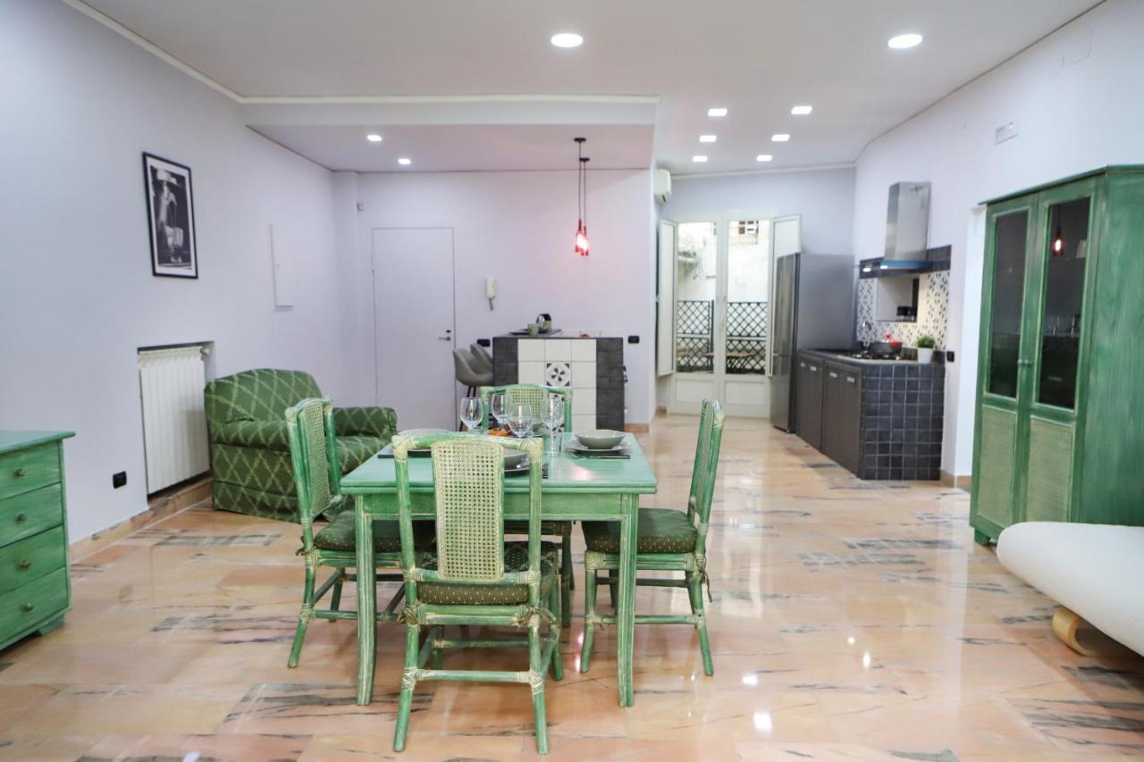 Modern Apartment At Piazza Del Gesu' By Wonderful Italy Неаполь Екстер'єр фото